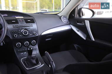 Седан Mazda 3 2012 в 