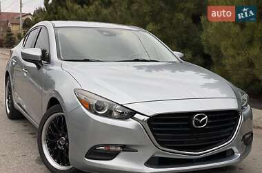 Седан Mazda 3 2017 в Днепре