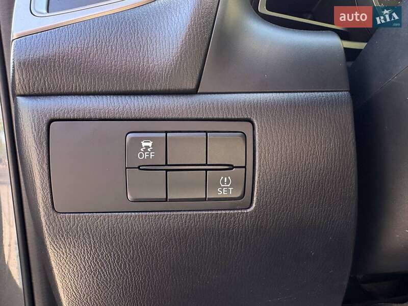 Седан Mazda 3 2017 в Дніпрі