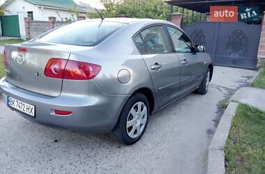Седан Mazda 3 2003 в Вараші