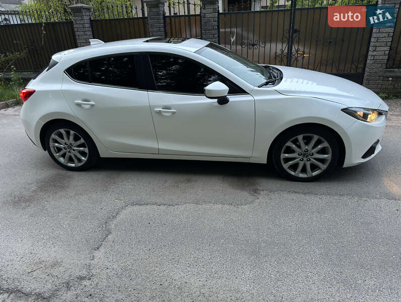 Хэтчбек Mazda 3 2015 в Киеве