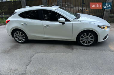 Хэтчбек Mazda 3 2015 в 