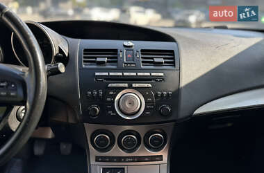 Хэтчбек Mazda 3 2009 в 