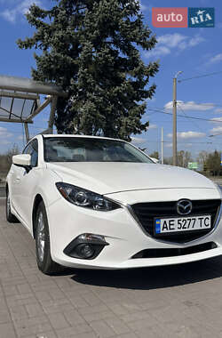 Седан Mazda 3 2015 в Днепре