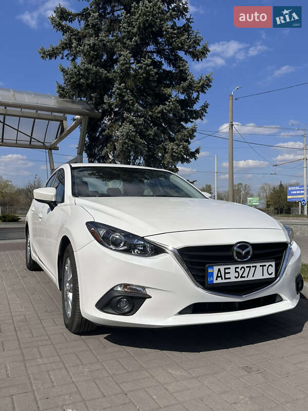 Седан Mazda 3 2015 в 