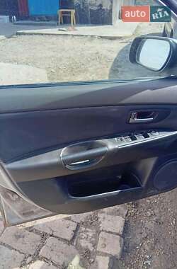 Хетчбек Mazda 3 2004 в 