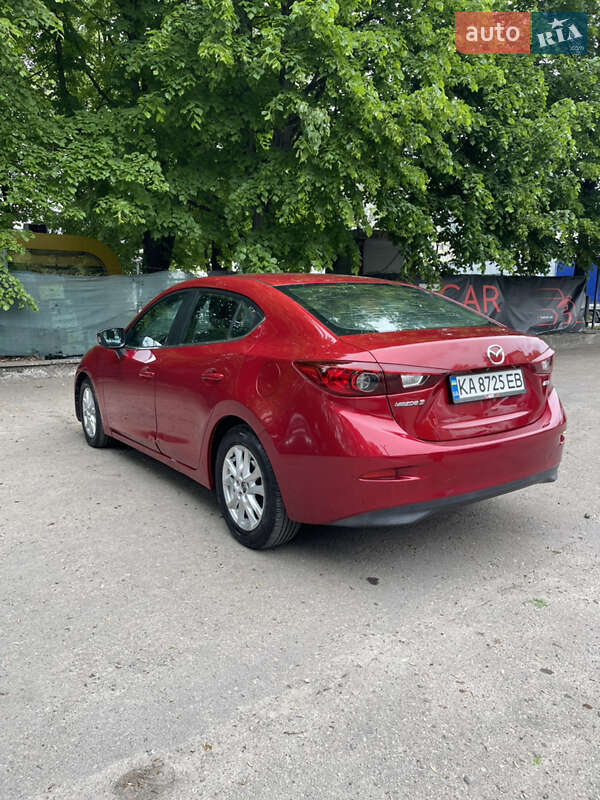 Седан Mazda 3 2015 в Львове
