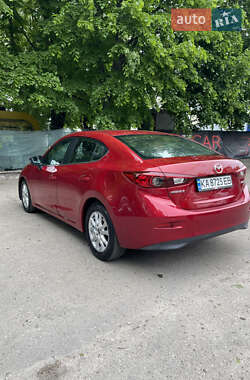 Седан Mazda 3 2015 в 