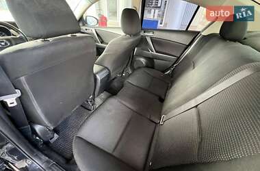 Седан Mazda 3 2011 в 