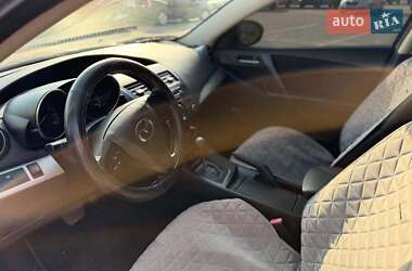 Седан Mazda 3 2013 в 