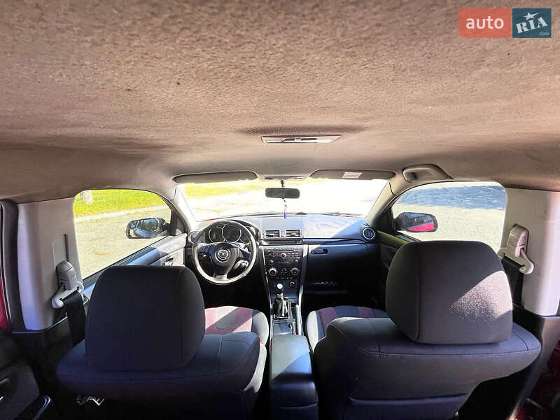 Седан Mazda 3 2005 в Кременчуці