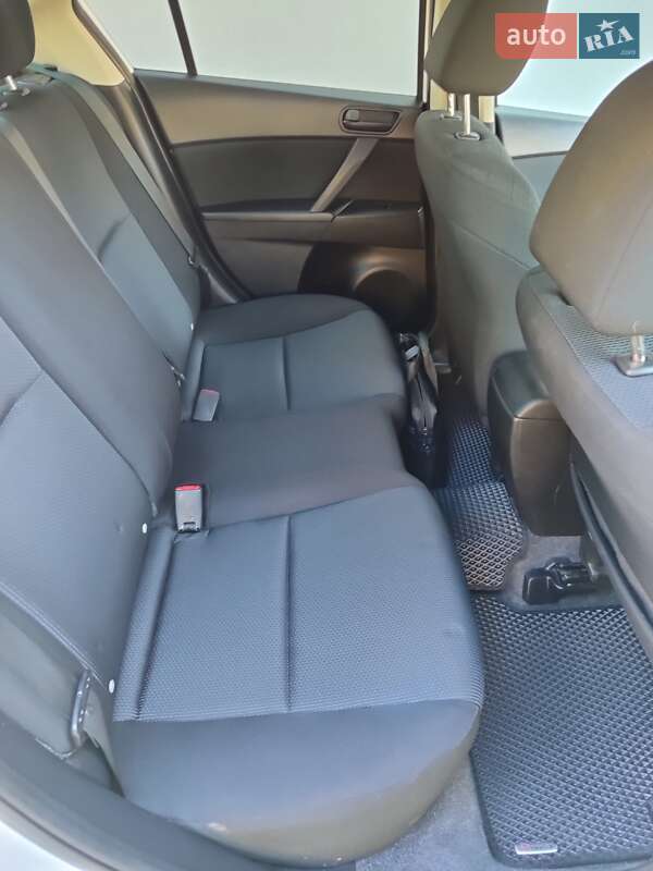 Седан Mazda 3 2011 в Киеве