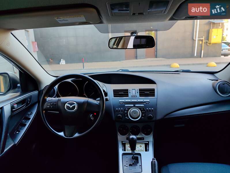 Седан Mazda 3 2011 в Киеве