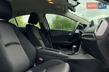 Седан Mazda 3 2016 в 