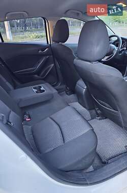 Седан Mazda 3 2015 в 