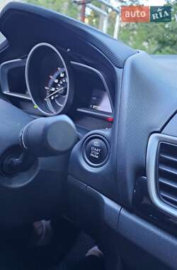 Седан Mazda 3 2015 в 