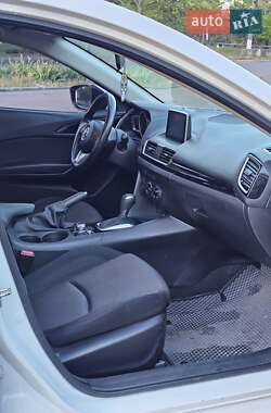 Седан Mazda 3 2015 в 