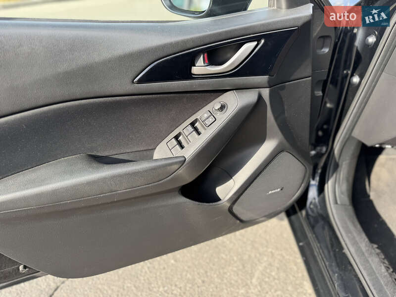 Хэтчбек Mazda 3 2013 в Киеве