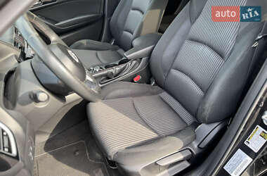 Хетчбек Mazda 3 2013 в 