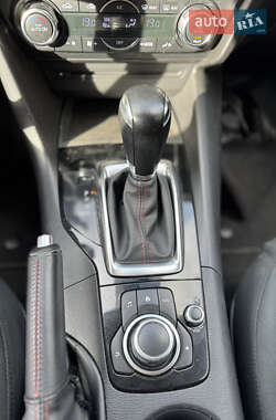 Хетчбек Mazda 3 2013 в 