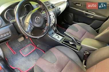 Седан Mazda 3 2004 в 