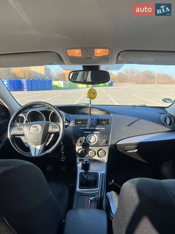 Седан Mazda 3 2009 в Южноукраинске