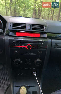 Хетчбек Mazda 3 2003 в 