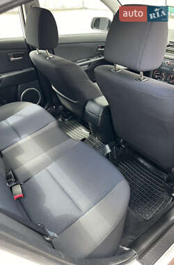 Седан Mazda 3 2005 в 
