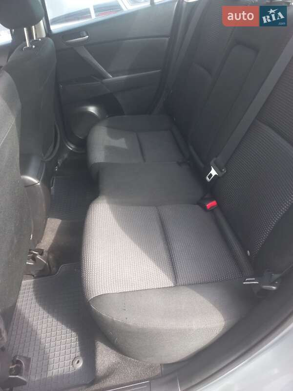 Седан Mazda 3 2011 в Івано-Франківську