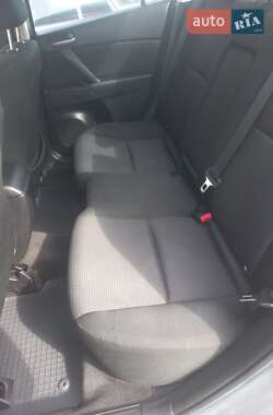 Седан Mazda 3 2011 в 