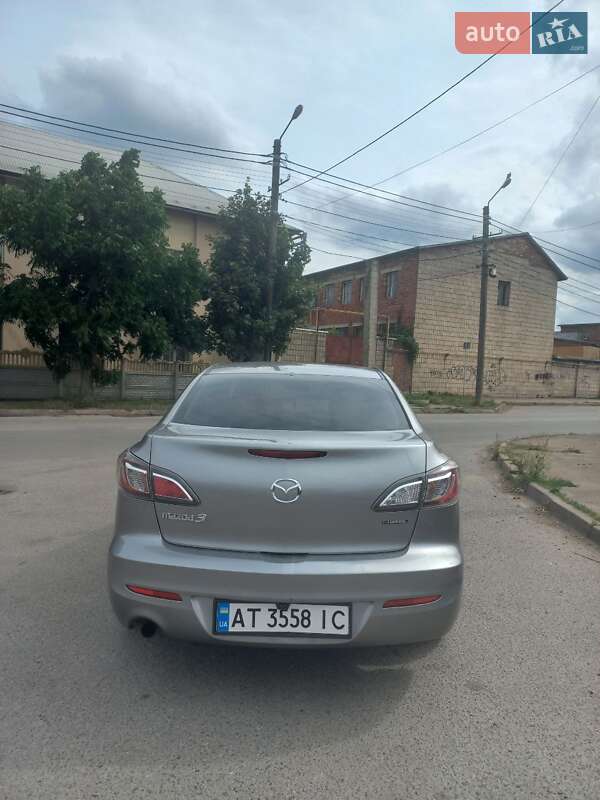 Седан Mazda 3 2011 в Івано-Франківську