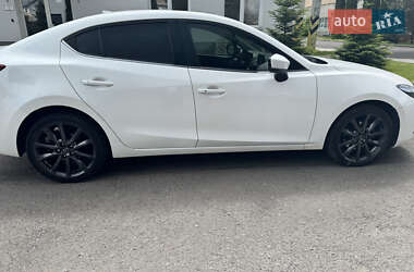 Седан Mazda 3 2018 в 