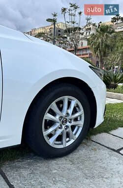 Седан Mazda 3 2014 в 