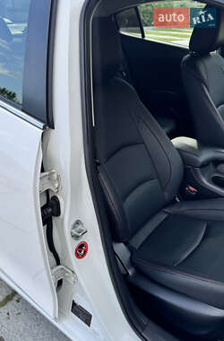 Седан Mazda 3 2014 в 