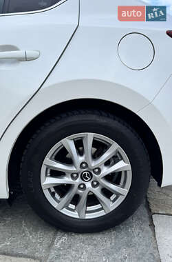 Седан Mazda 3 2014 в 