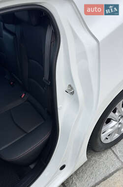 Седан Mazda 3 2014 в 
