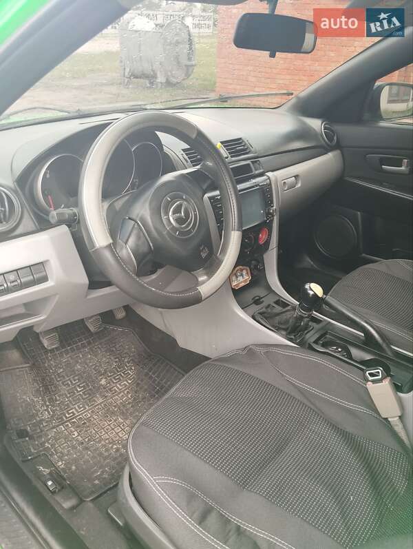 Хэтчбек Mazda 3 2004 в Кобеляках