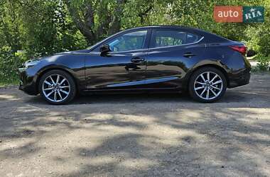 Седан Mazda 3 2018 в 
