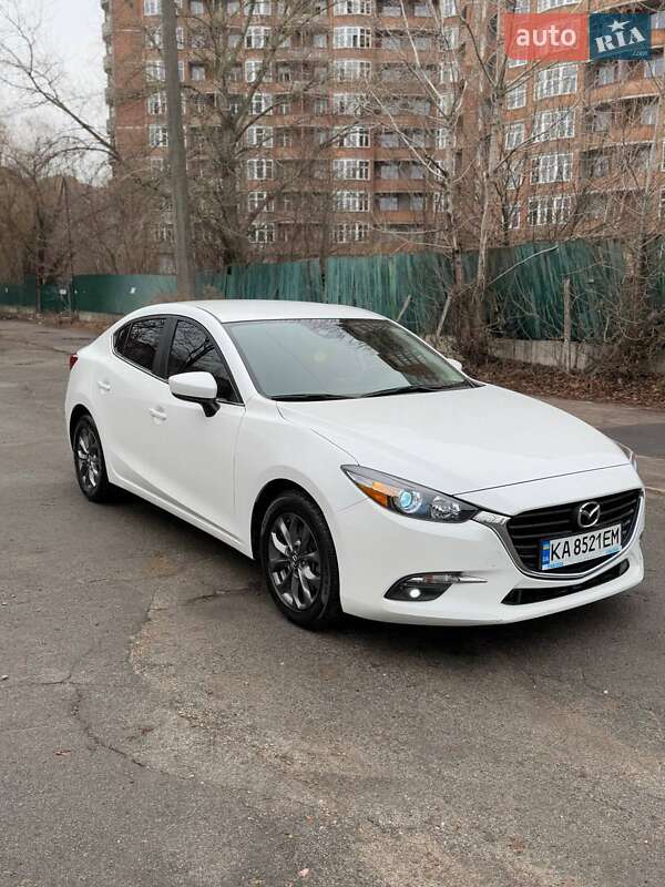 Седан Mazda 3 2017 в 