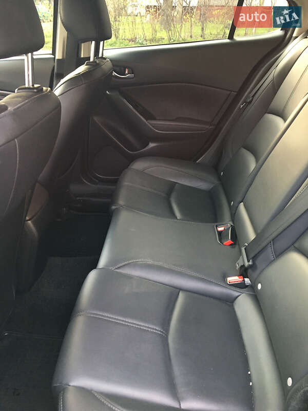 Седан Mazda 3 2018 в Львове фото 16 Седан Mazda 3 2018 в Львове