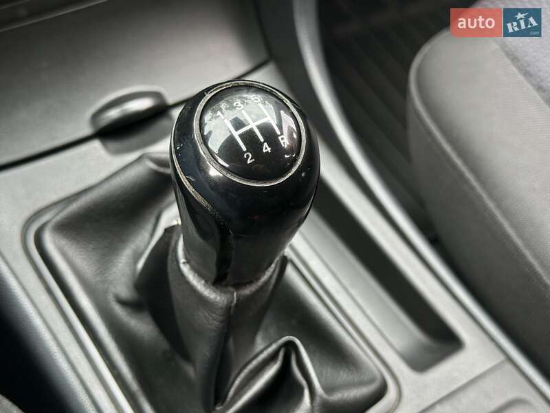 Седан Mazda 3 2006 в Харькове