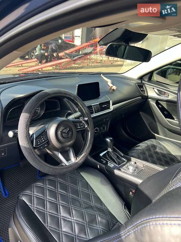Седан Mazda 3 2018 в Одессе