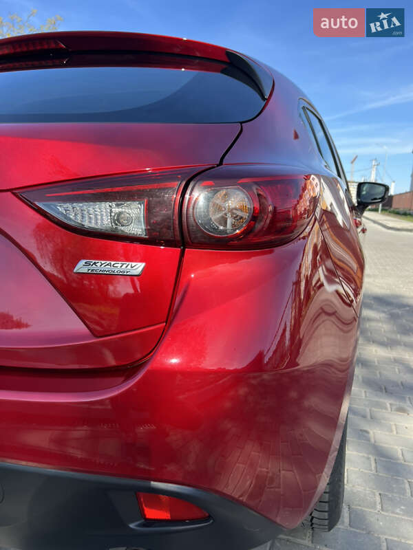 Хэтчбек Mazda 3 2015 в Львове