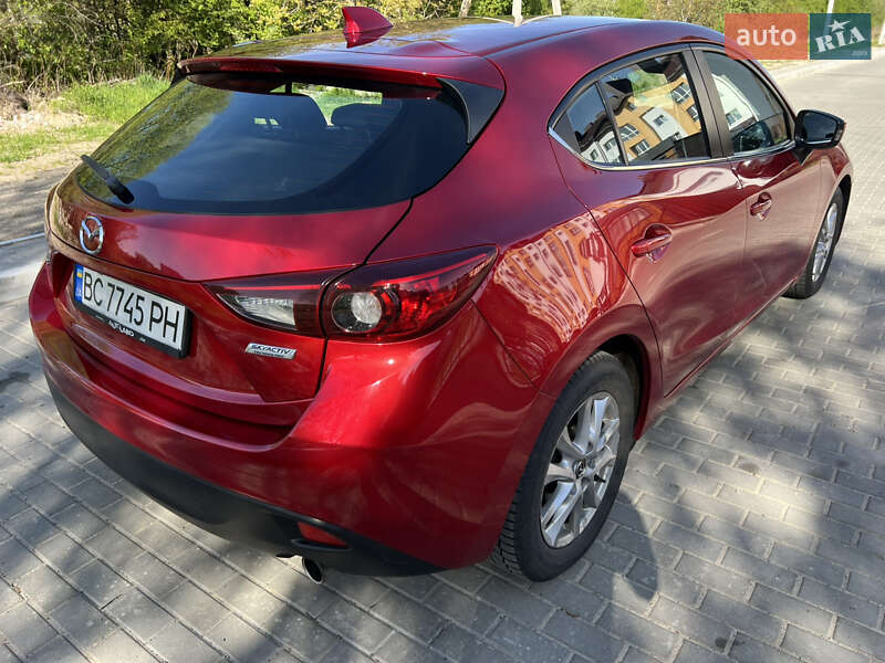 Хэтчбек Mazda 3 2015 в Львове