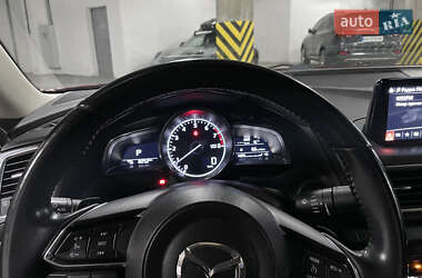 Седан Mazda 3 2018 в 