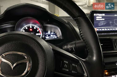 Седан Mazda 3 2018 в 
