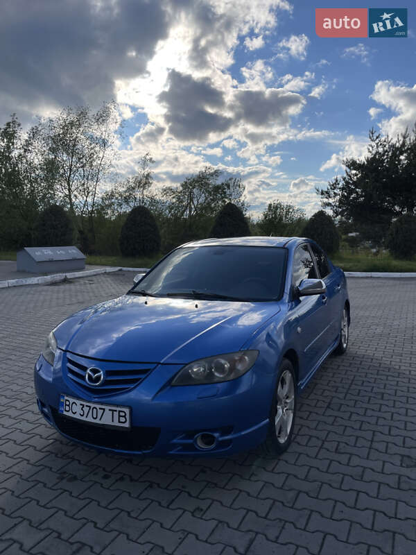 Седан Mazda 3 2004 в 