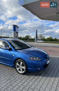 Седан Mazda 3 2004 в 