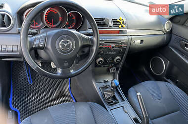 Седан Mazda 3 2004 в 
