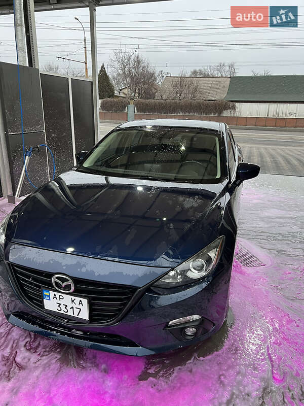 Седан Mazda 3 2015 в Ивано-Франковске